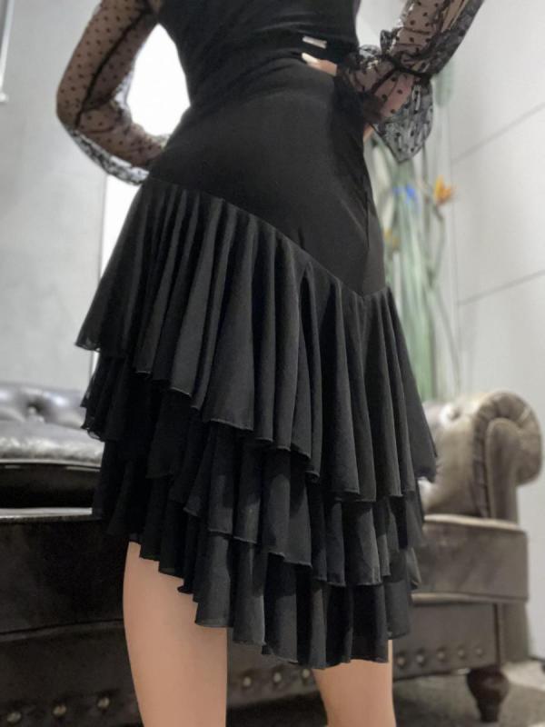 黒3段フレアースカート